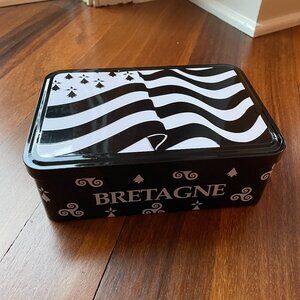 Black / White Bretagne Metal Hinged Rectangle Tin
